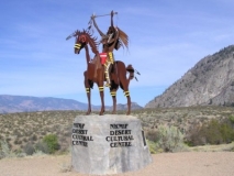 Entry-statue-to-Mkmip-Winery-Osoyoos