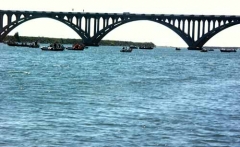 Mouth of the Rogue fishermen